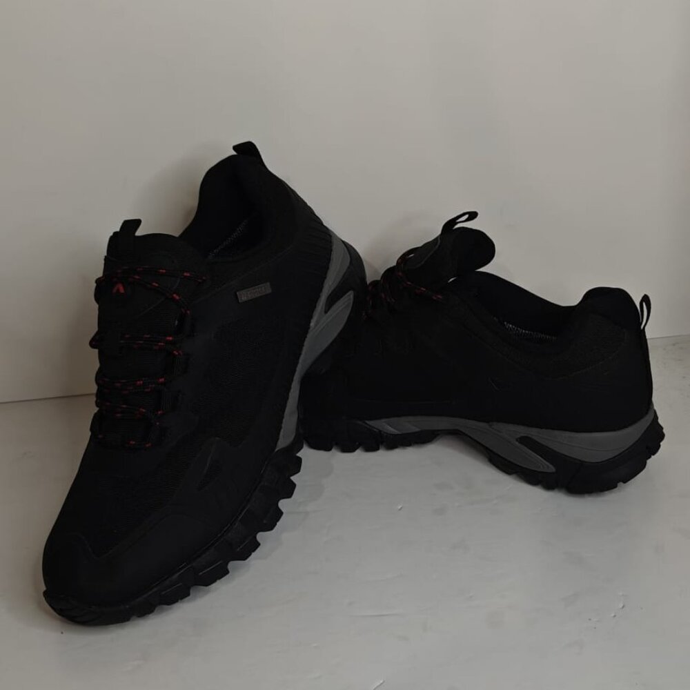 Men's waterproof Guante hiking and trekking shoes brand new size 42 EU